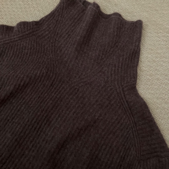 LIKE NEW RAG & BONE cashmere chocolate brown turtleneck sweater notched sleeves - Picture 5 of 8